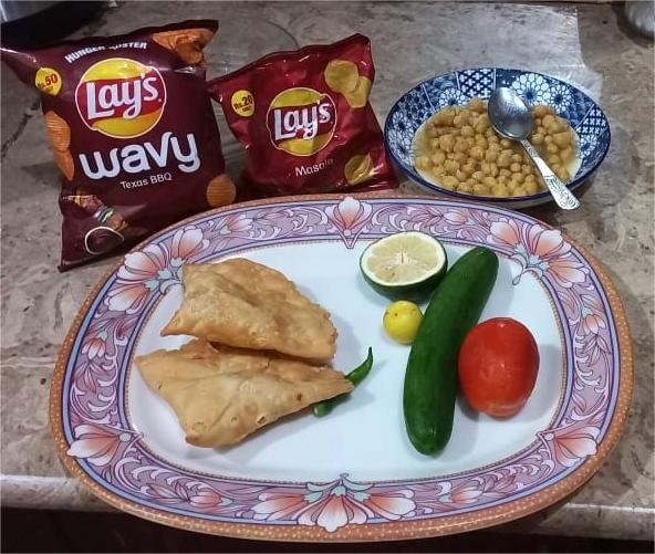 Samosa chaat Ingredients.jpeg