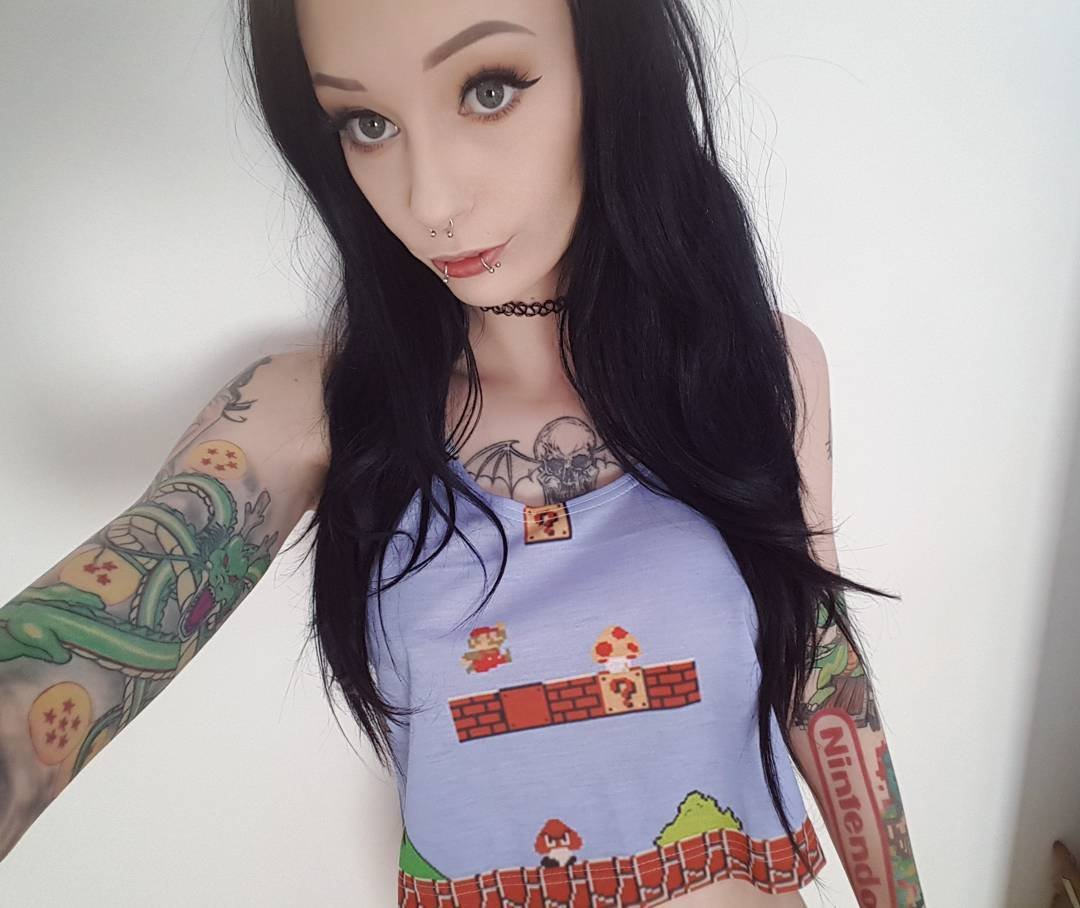 Hylia Suicide Girl, blow up Instagram.