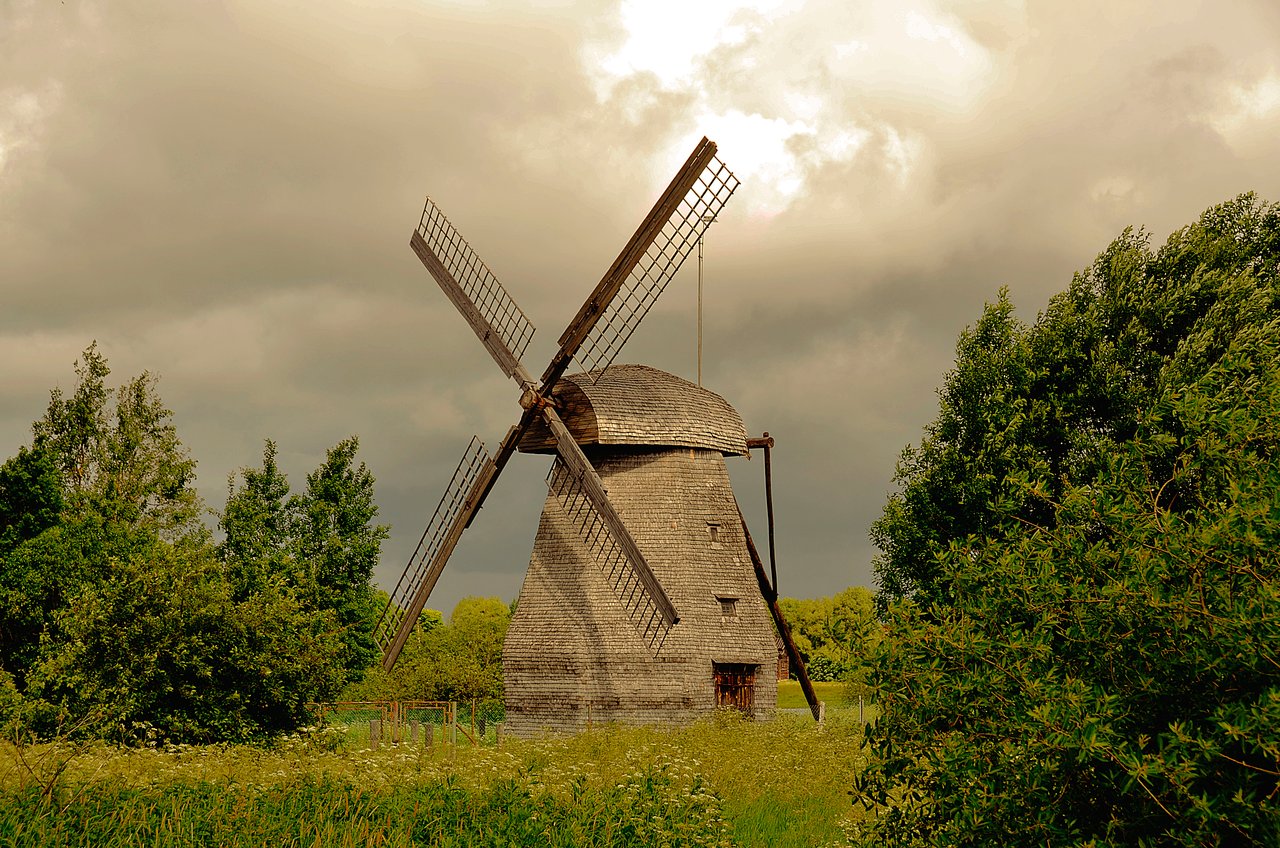 Старший мельницы. «Ветряная мельница в Люцине». Верещагин. Ветряная мельница средневековья. Мельница 17 век Франция.