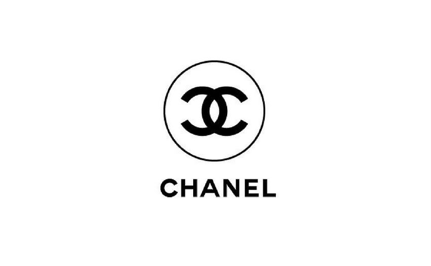 Chanel перевод. Шанель. Chanel лого. Шанель надпись. Коко Шанель лого.