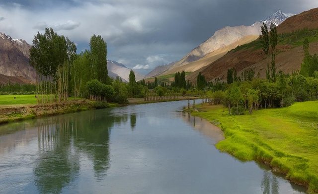 near phandar
lake.jpg