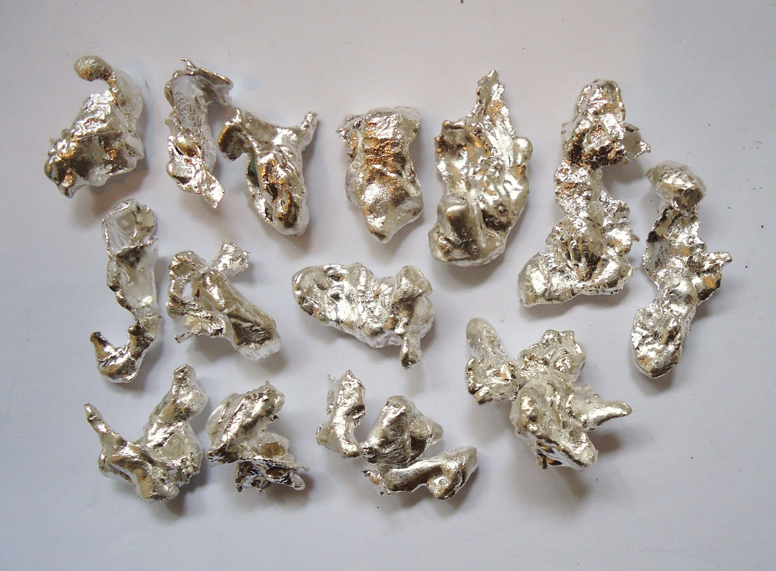 Fine_(or_pure)_silver.JPG