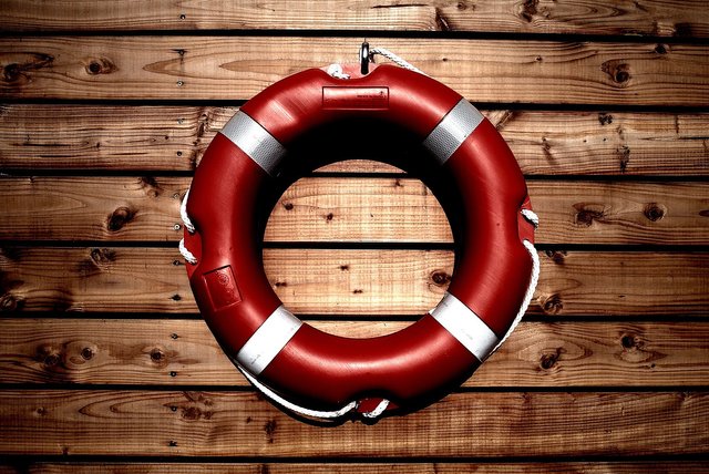 lifesaver-933560_1920.jpg