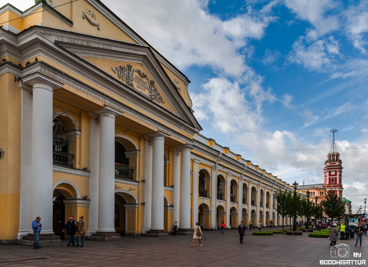 Большой гостиный двор фото