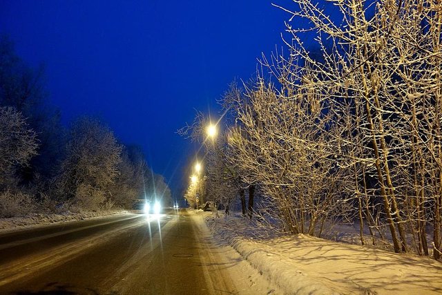 Рано темнеет. Зима вечереет. Зимой рано смеркается. Рано утром зимой. Зимой вечереет рано.