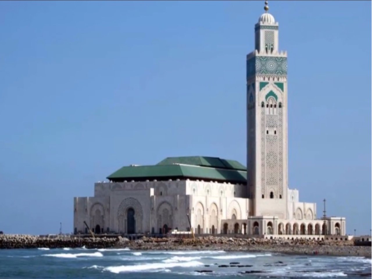 Мечеть хасана ii касабланка. Касабланка марокко мечеть хасана. Касабланка мечеть хасана. Касабланка марокко мечеть хасана. Великая мечеть хасана ii в касабланке, марокко.
