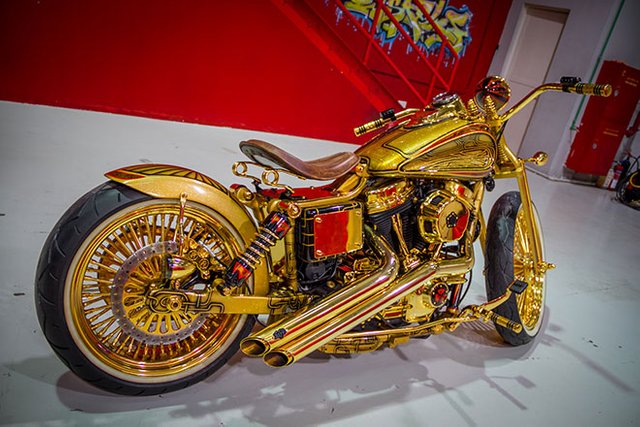custom-golden-motorbike-harley-davidson-lycan-dubai-11.jpg