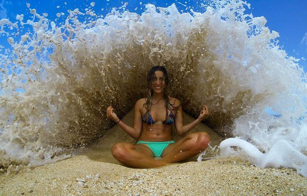 beachwavegirl.jpg