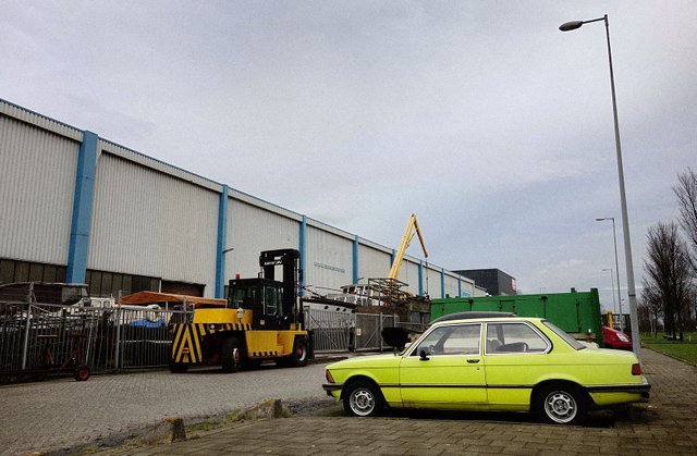 Yellow car1.jpg