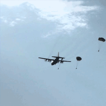 p1v7773GGUJH2.gif