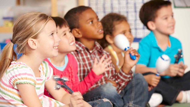 ninos-en-clase-de-musica.jpg
