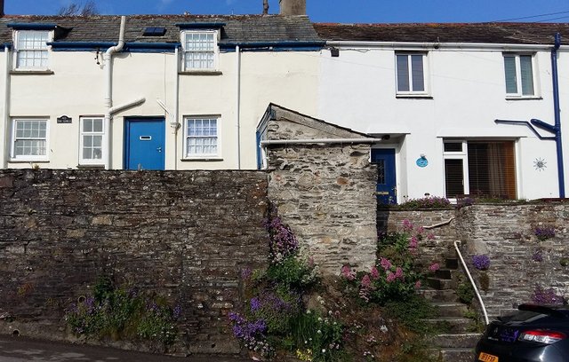 Port Isaac Main Road Houses.jpg