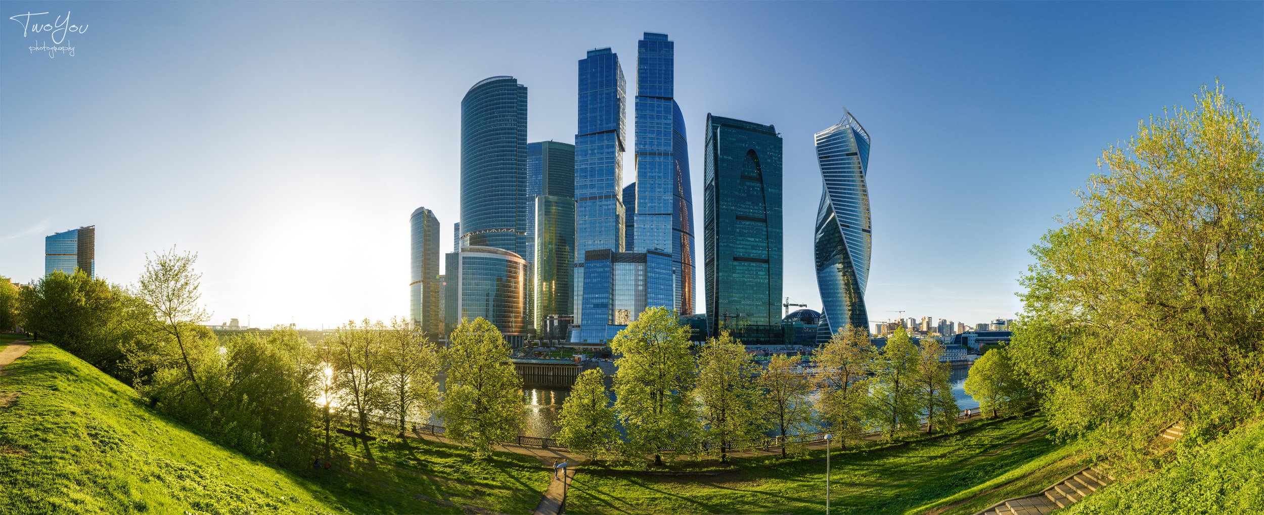 москва сити днем и ночью