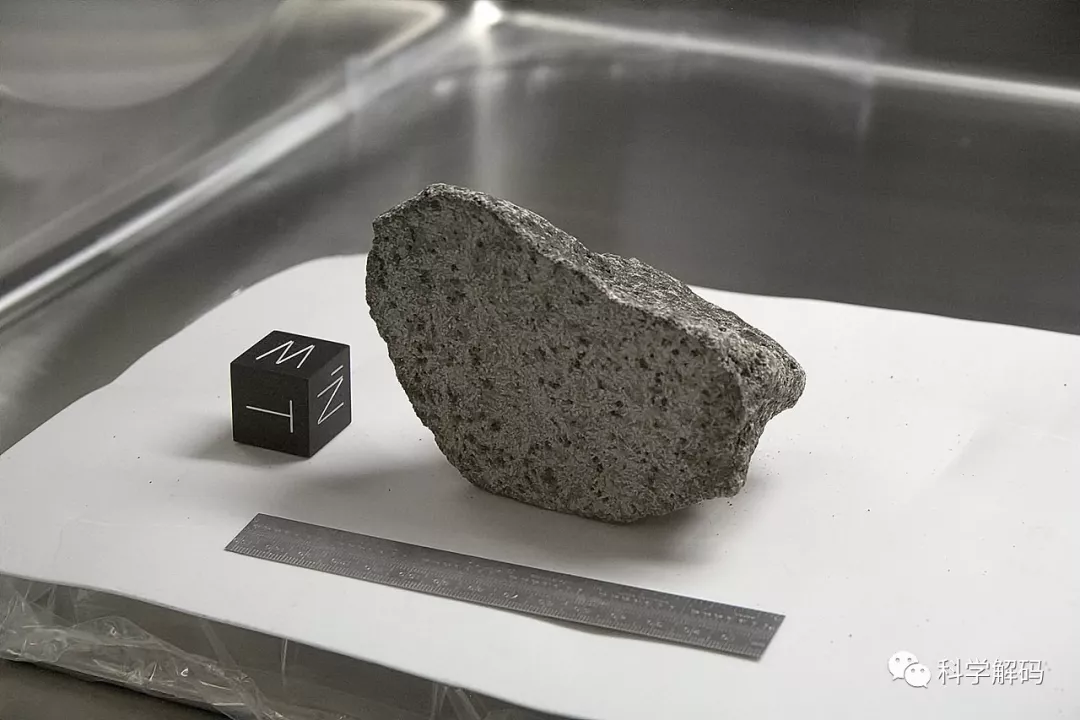 The moon rock brought back by American astronauts came from the earth! 