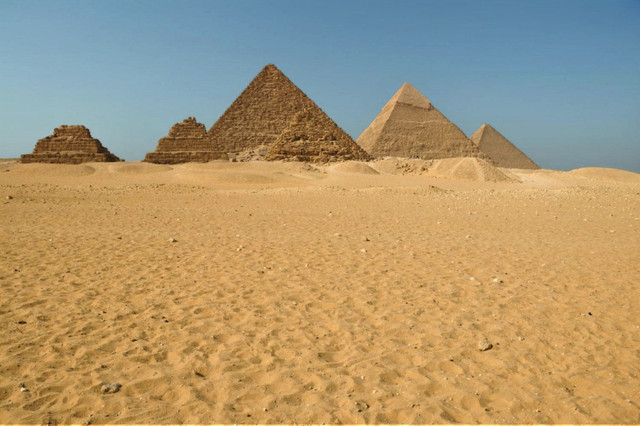 Cairo - The Pyramids of Giza and their guardian ♫~ — Steemit