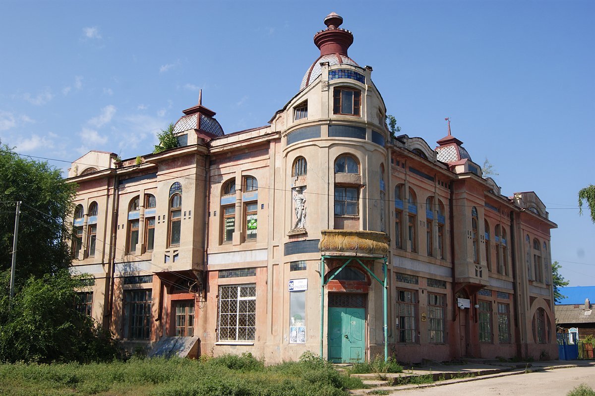 Улицы города балаково. Торговый дом Шмидта Балаково. Балаково дом купца Шмидта. Город Балаково Саратовской области торговый дом Шмидта. Дом Шмидта Балаково Чернышевского 26.