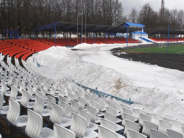 Кострома арена. Стадион Спартак Кострома. Стадион Динамо Кострома. Стадион Арена в Костроме. Стадион Спартак Великий Устюг каток.