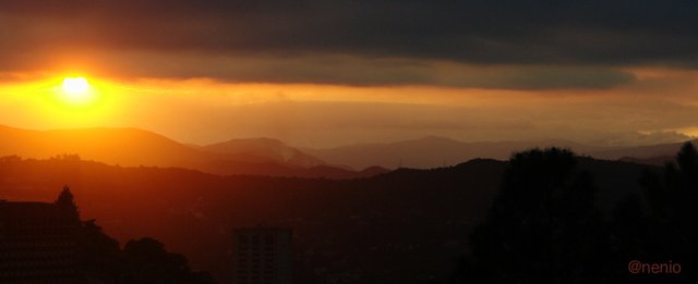 sunset_caracas00.jpg