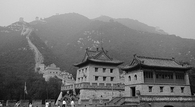 great-wall-02-bw.jpg