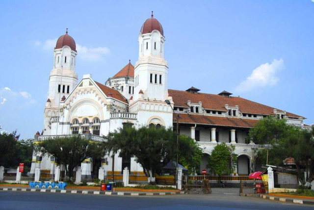57035-1000xauto-lawang-sewu.jpg