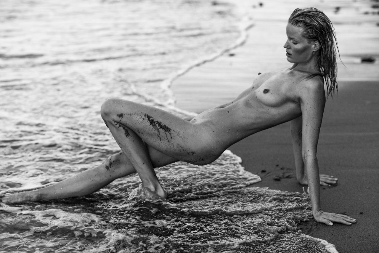 Caroline Winberg latest nude photoshoot. 