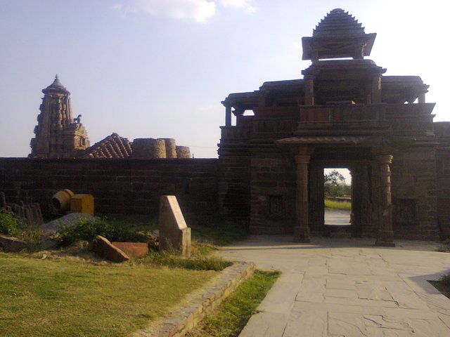 devi 1.jpg