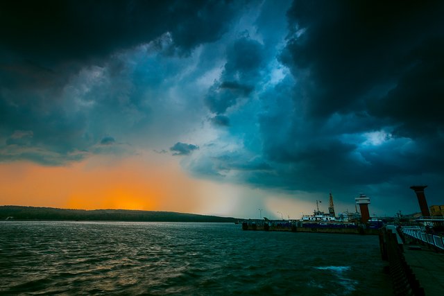 Beauty-of-the-storm.jpg