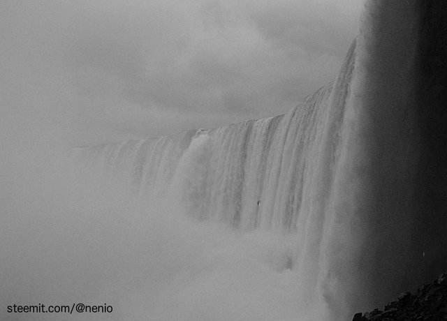 niagara-falls-bw-02.jpg