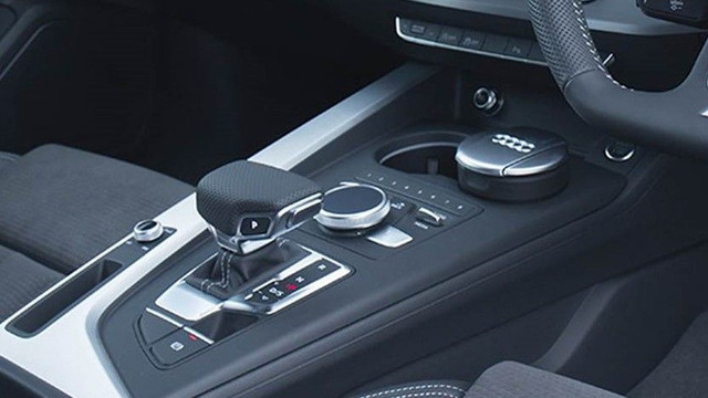 New-Audi-A5-Coupe-2dr-interior.jpg