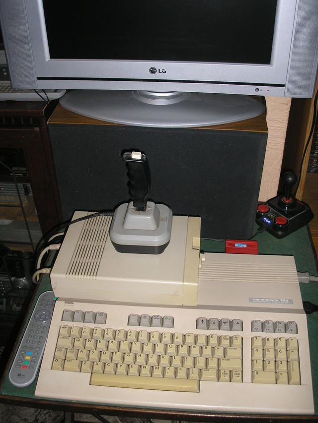 Commodore 128 disc drive.JPG