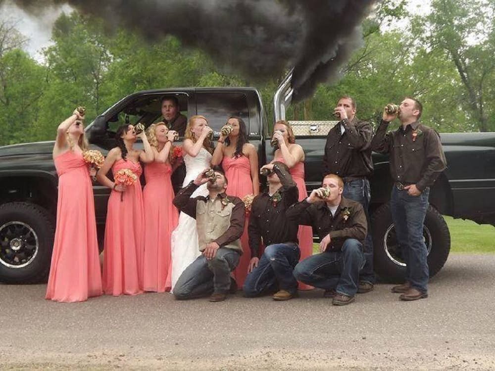 10 Photos Of Hillbilly Weddings That Make Us Never Want To Get Married! 