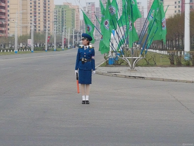 Woman traffic police of Pyongyang.jpg