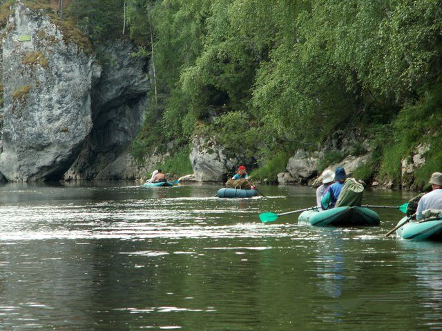 PICT2490 Дыроватый камень.JPG
