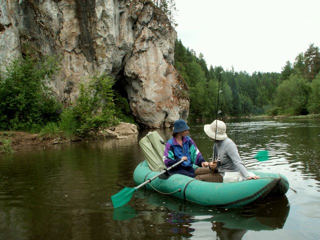 PICT2497 Дыроватый камень.JPG