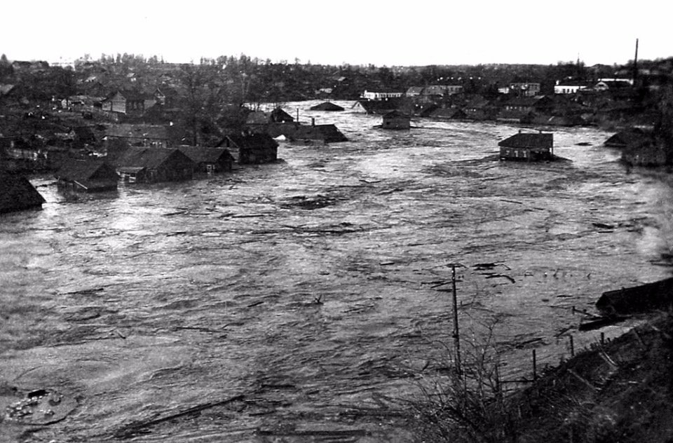 Затопляемая долина реки. Потоп на Дубровенке Могилев. Могилев 1942. Наводнение Курган 1970. Потоп.