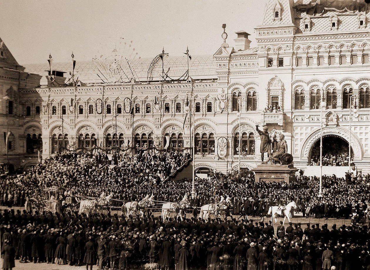 Московском ii. 1896 Коронация Николая 2. Коронация Николая "2 в Москве в 1896. . Москва 1896 год. На коронации Николая II.. Коронация Николая 2 в Москве.