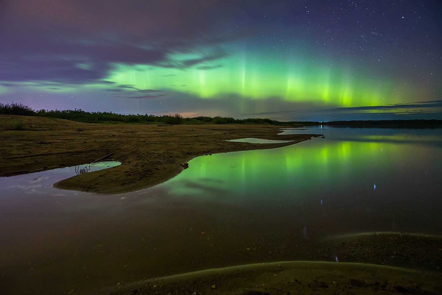 северное сияние великий новгород. северное сияние в великом устюге. великий устюг полярное сияние. великий устюг северное сияние. северное сияние череповец 2022.