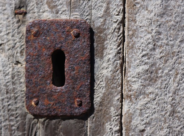 keyhole rust.JPG