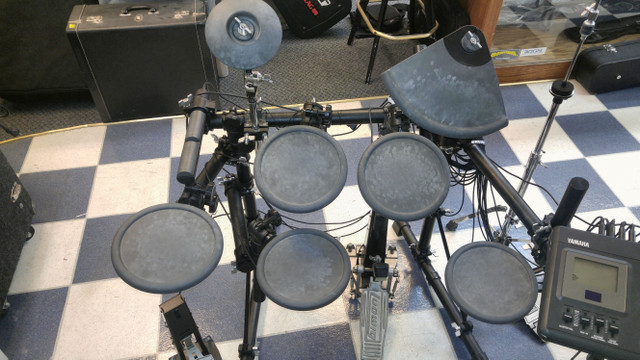 Used Yamaha DTX version 2.0. Formerly used in a recording studio. Now only $350.jpg