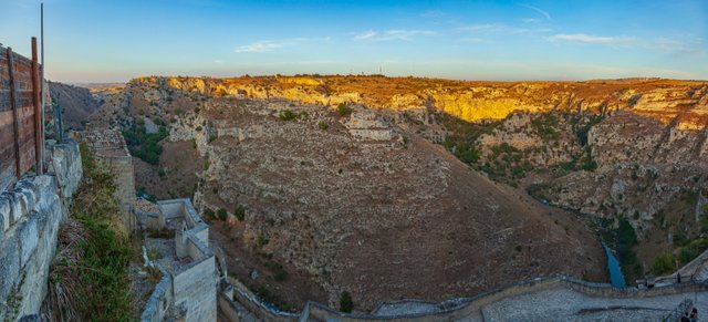 Untitled_Panorama6_resize.jpg