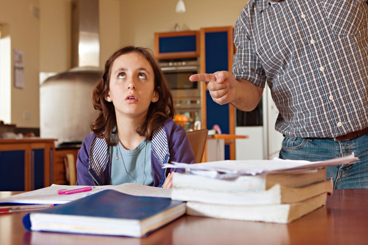 Then she does her homework. Воспитание детей и нотации. Любовь к учебе. Нотации родителей. Родители читают нотации.