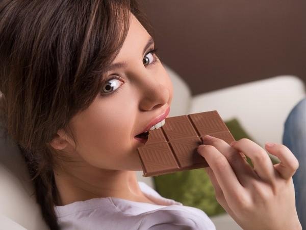 Eating chocolate can make you relax, relax because the smell of chocolate c...