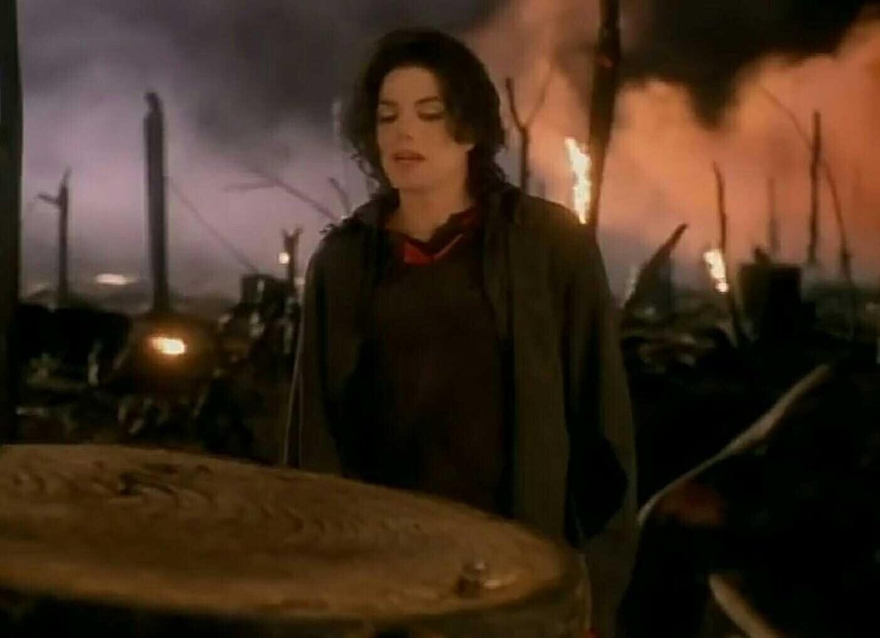 Earth song перевод. Майкл Джексон Earth Song. Michael Jackson - Earth Song (1995). Майкл Джексон Earth Song клип. Майкл Джексон песня земли клип.