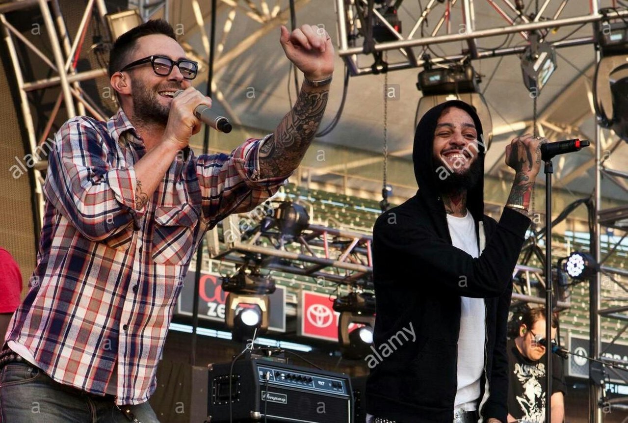 Gym class heroes levine. Gym class Heroes Adam Levine. Travie MCCOY Live Concert. Gym class Heroes Live Concert. "Gym class Heroes" && ( исполнитель | группа | музыка | Music | Band | artist ) && (фото | photo).