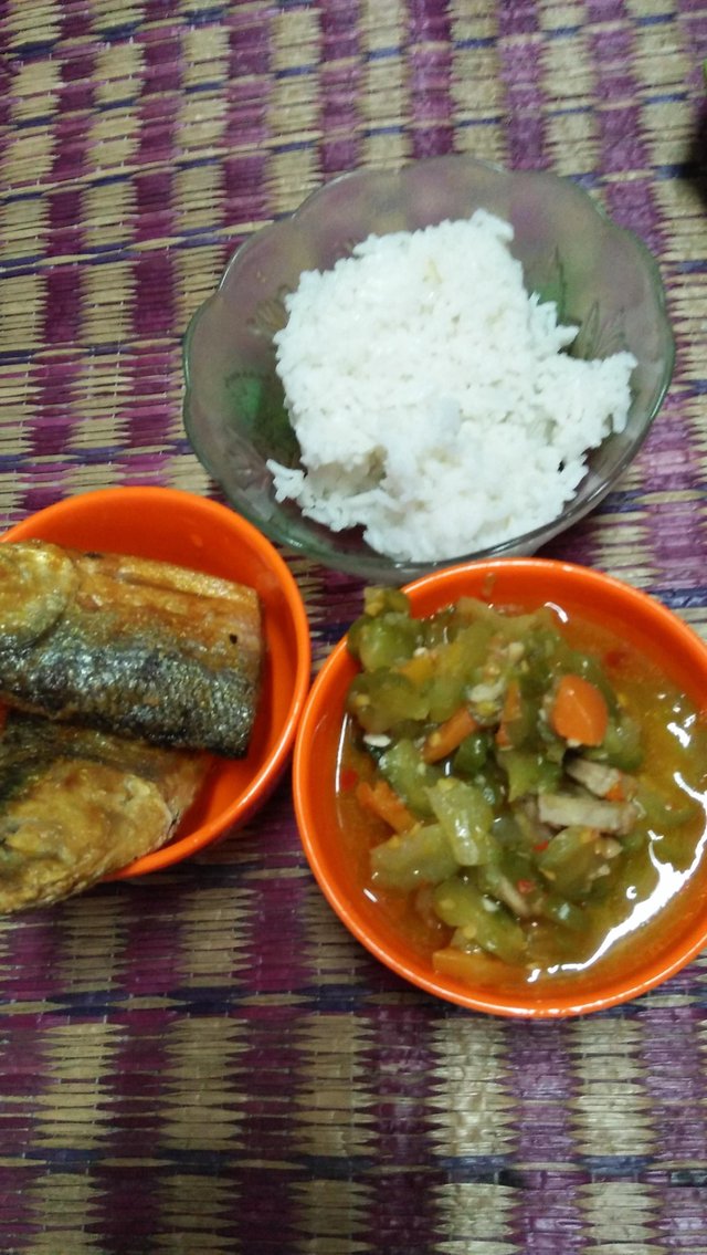 Simple lunch. полезный завтрак правильное. English meals презентация. Traditional english food презентация. бенто с авокадо.