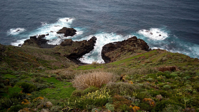 cliff1.jpg