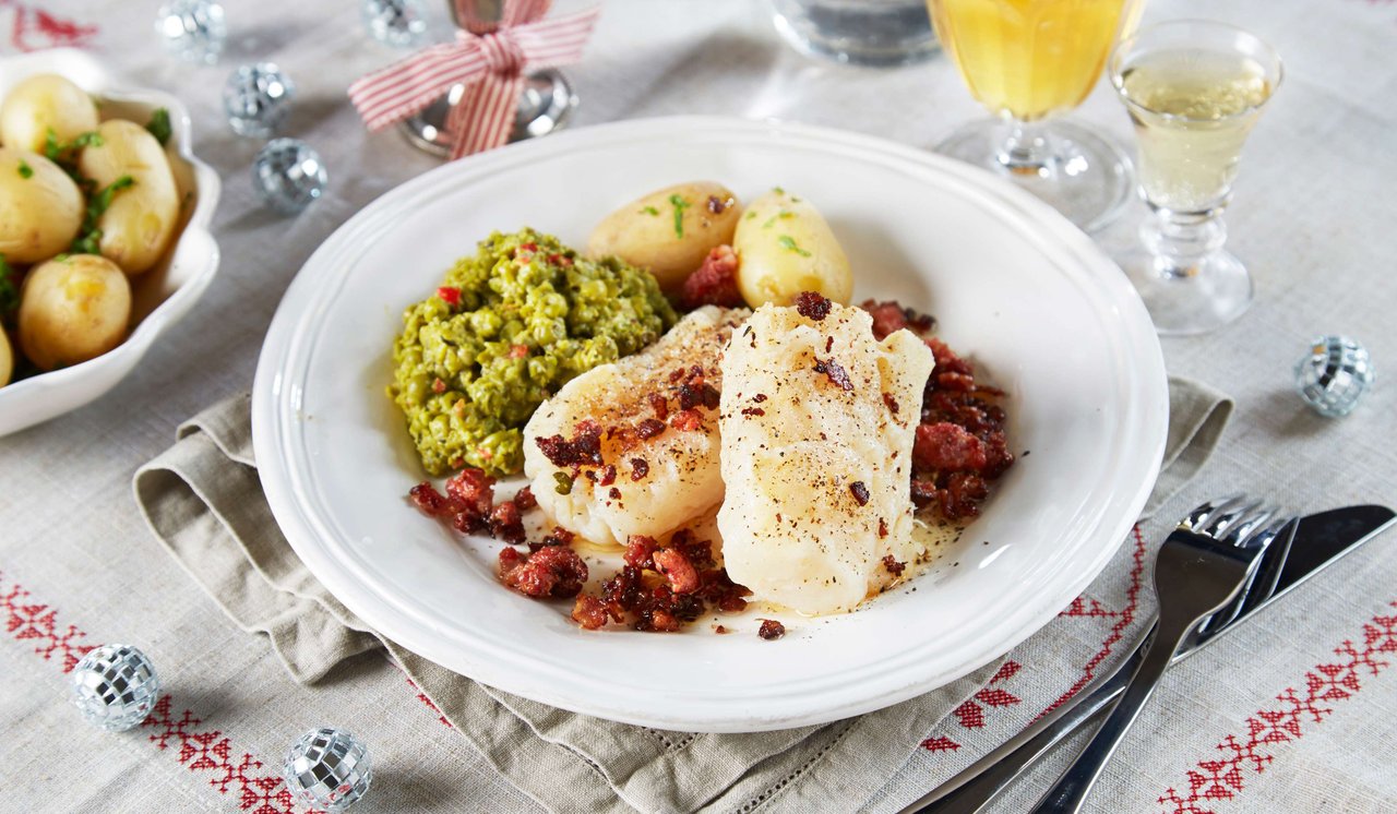 Лютефиск. Лютефиск норвежское блюдо. Лютефиск рыба. Лютефиск. Лютефикс норвежский.