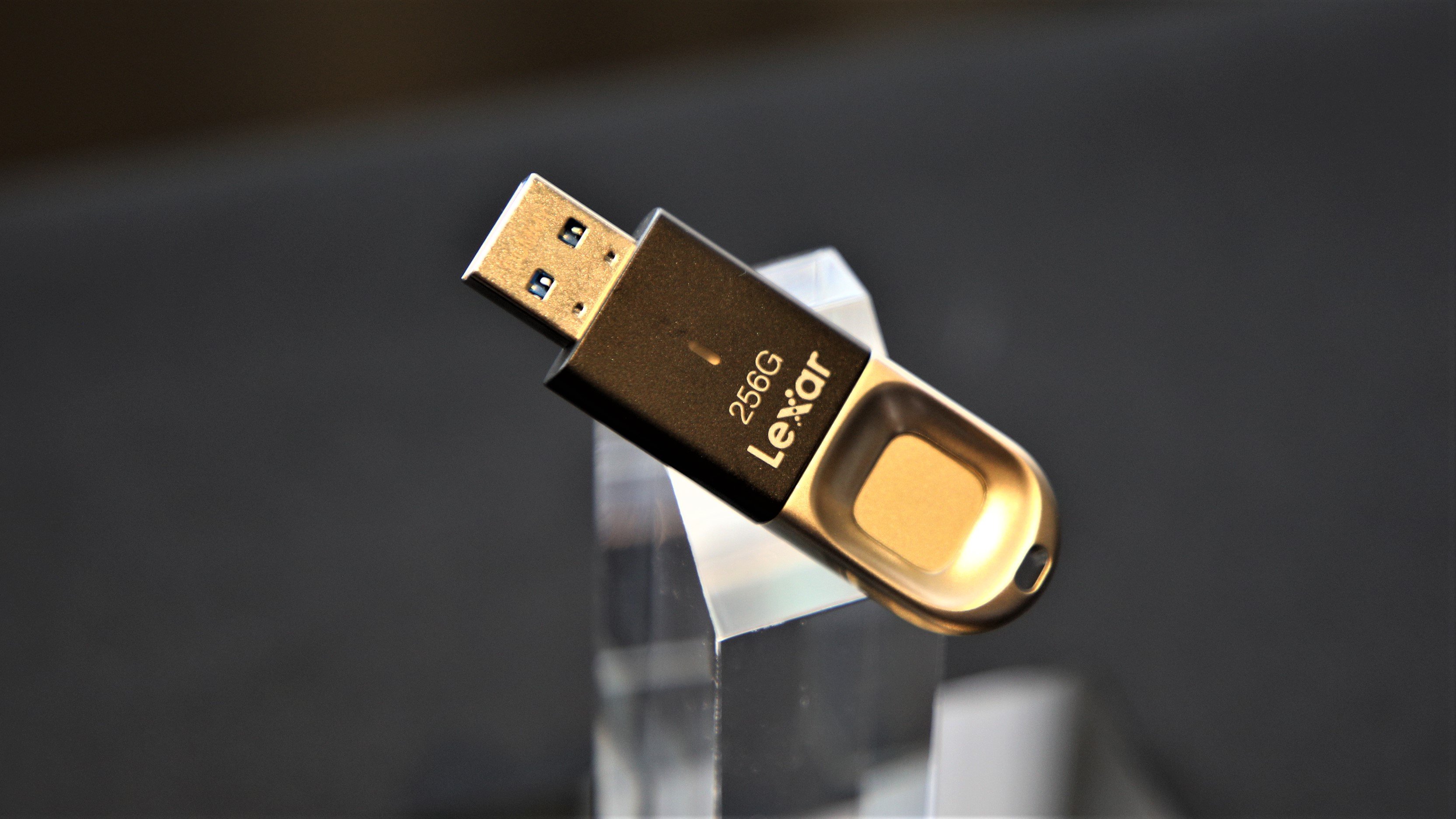 Лучшая флешка на 128. Lexar флешка. Флешка USB Lexar м400 32 GB. Флешка Lexar JUMPDRIVE safe s3000fips 2gb. Флэш накопитель 256гб Lexar professional.